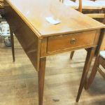 256 4052 DROP-LEAF TABLE